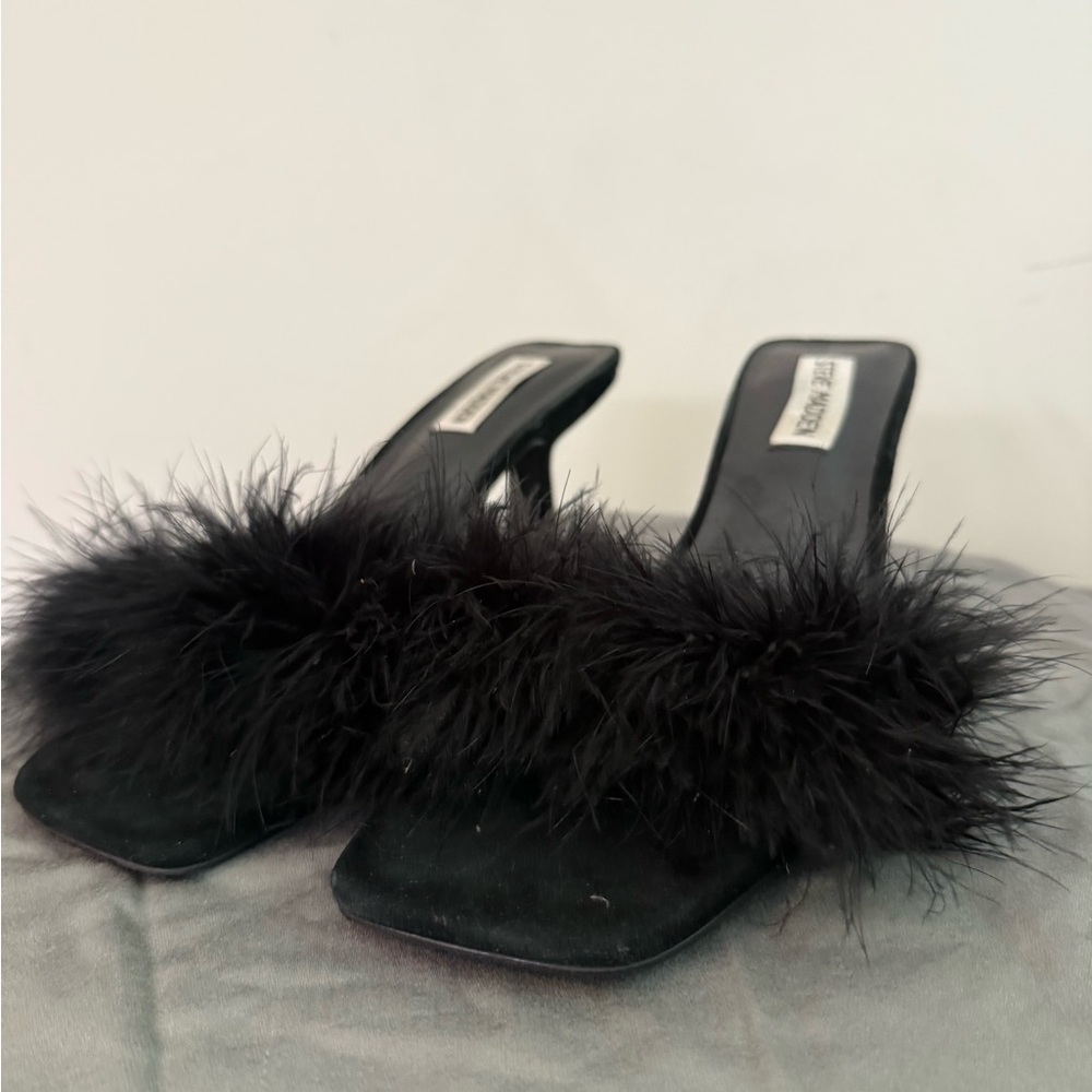 Steve Madden Black Feathered Mules